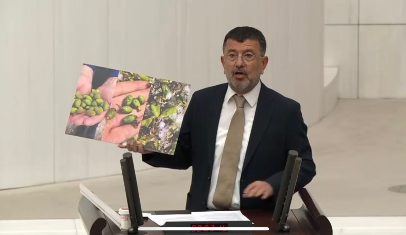 Ağbaba Meclis’te Uyardı: “Kayısı Yerle Bir Oldu, Don Dolu Bir De Faiz Afeti Var”