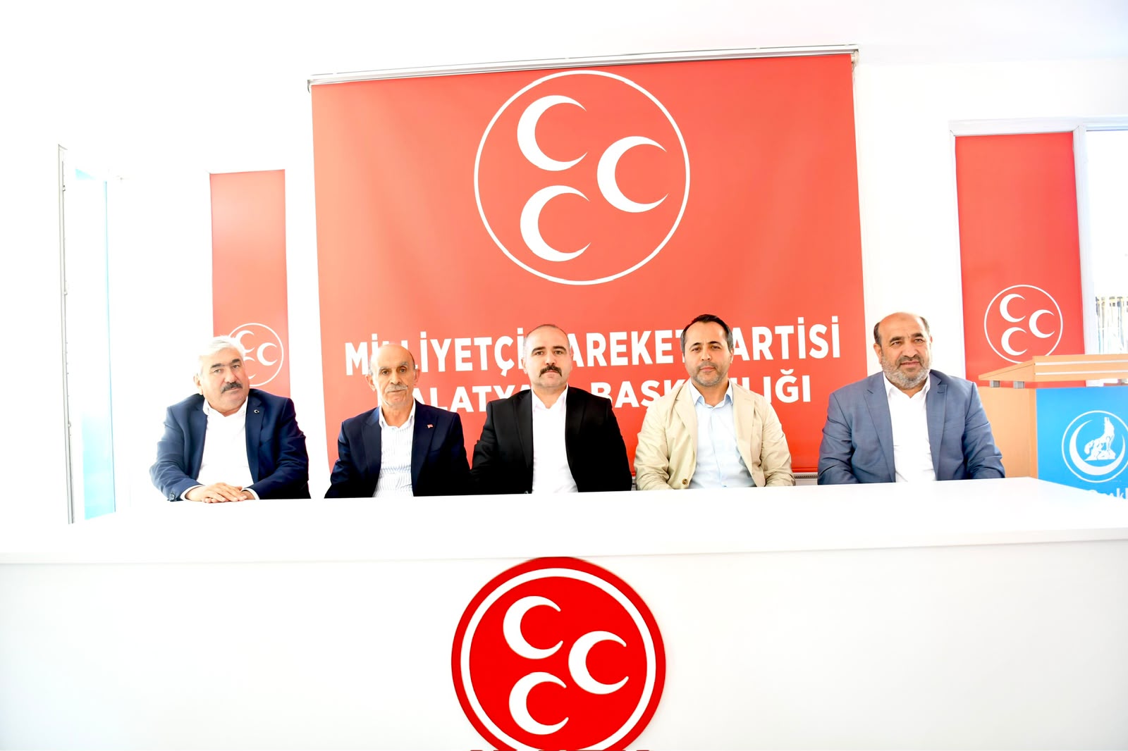 Milletvekili Babacan, sorunları muhtar ve STK temsilcileri ile istişare etti