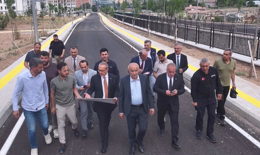 Vali Yavuz: “9 Temmuz’dan İtibaren Akoğuz Kışlası’ndaki Konutları Teslim Etmeye Başlıyoruz”