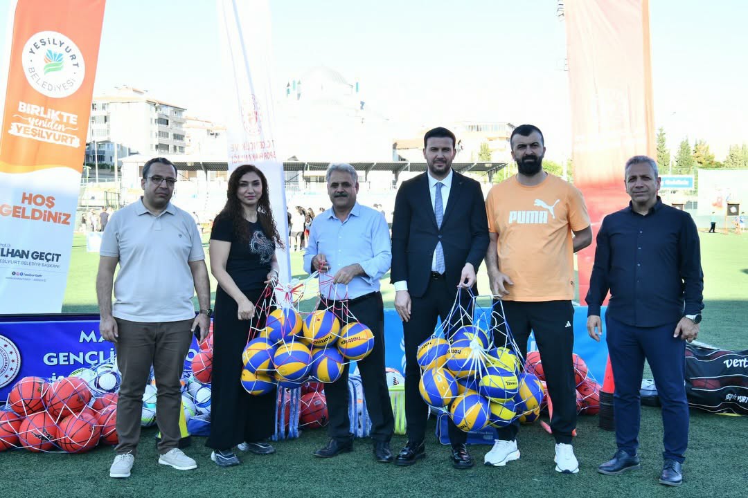 Yeşilyurt’ta Yaz Spor Okulları ve Spor Akademisi Coşkuyla Açıldı