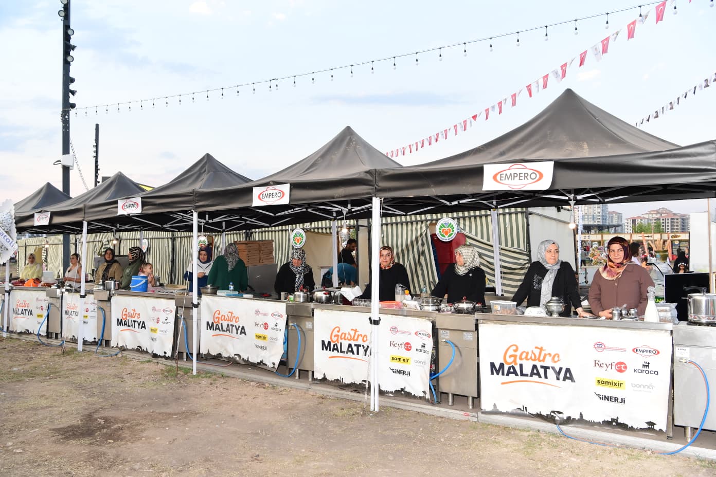 Malatya’da Ev Hanımları Yöresel Yemek Yarışmasında Maharetlerini Sergiledi