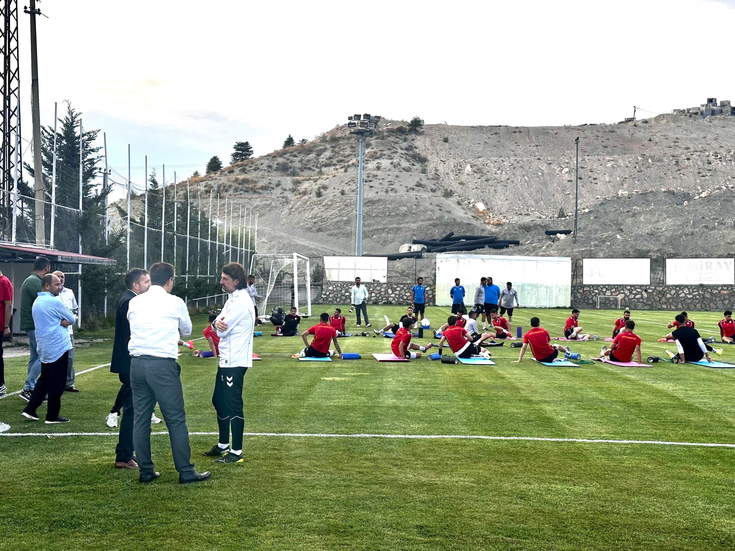 Yeşilyurtspor Kulüp Başkanı Ayhan: “Güçlü ve Sürdürülebilir Bir Takım Kuruyoruz”