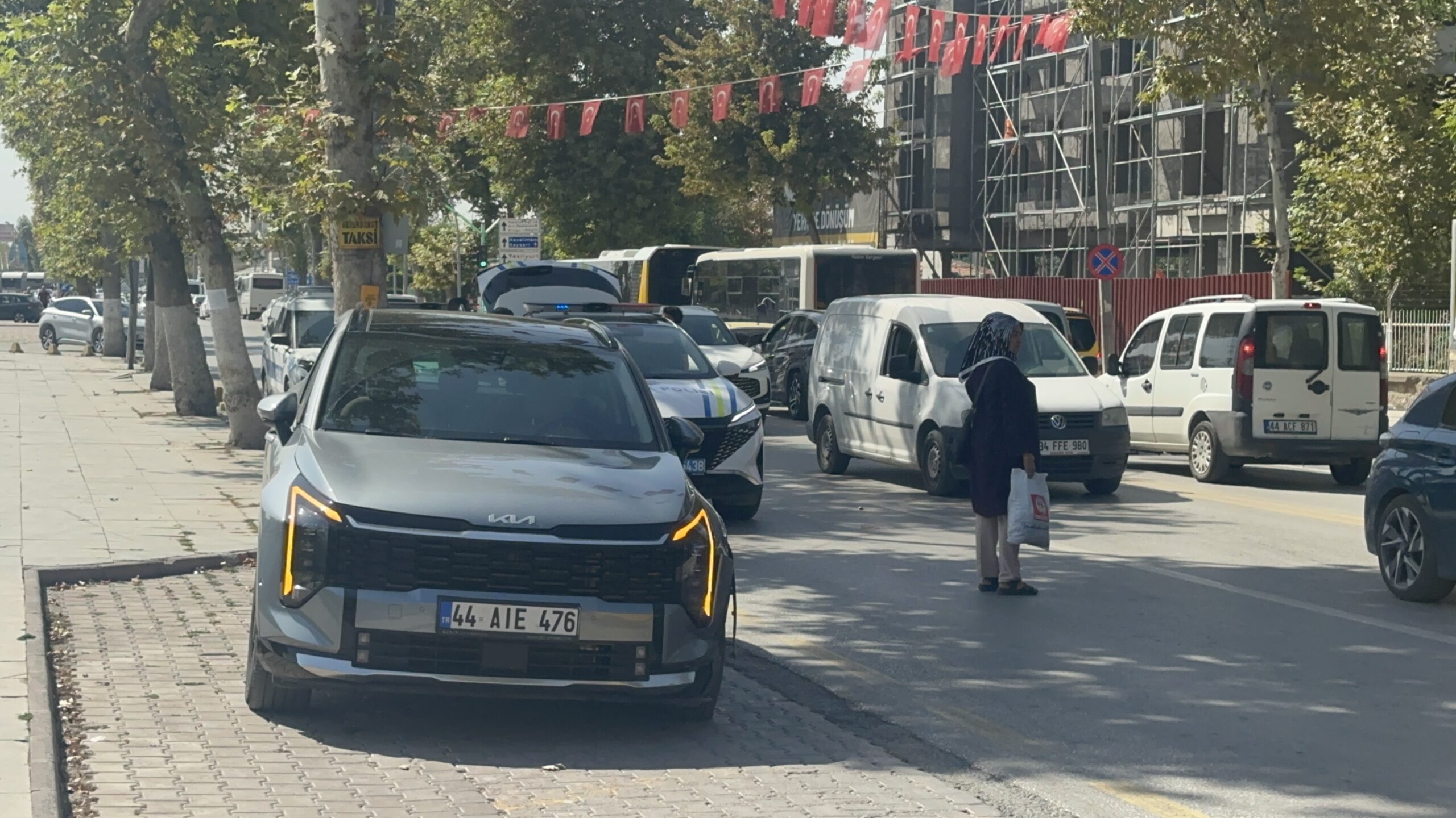 İnönü Caddesi’nde Kurye Kazada Yaralandı