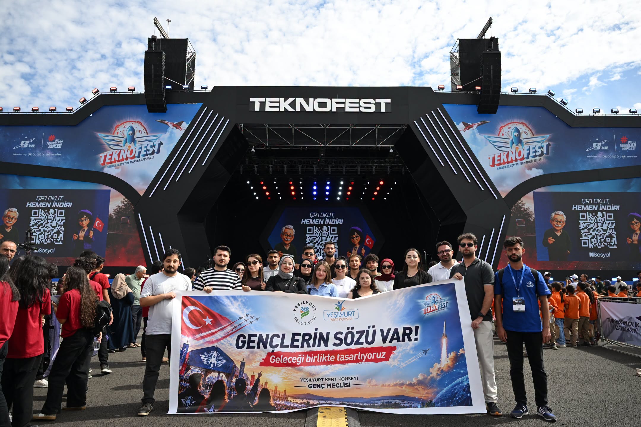 Yeşilyurt Belediyesi’nden Gençlere TEKNOFEST Gezisi
