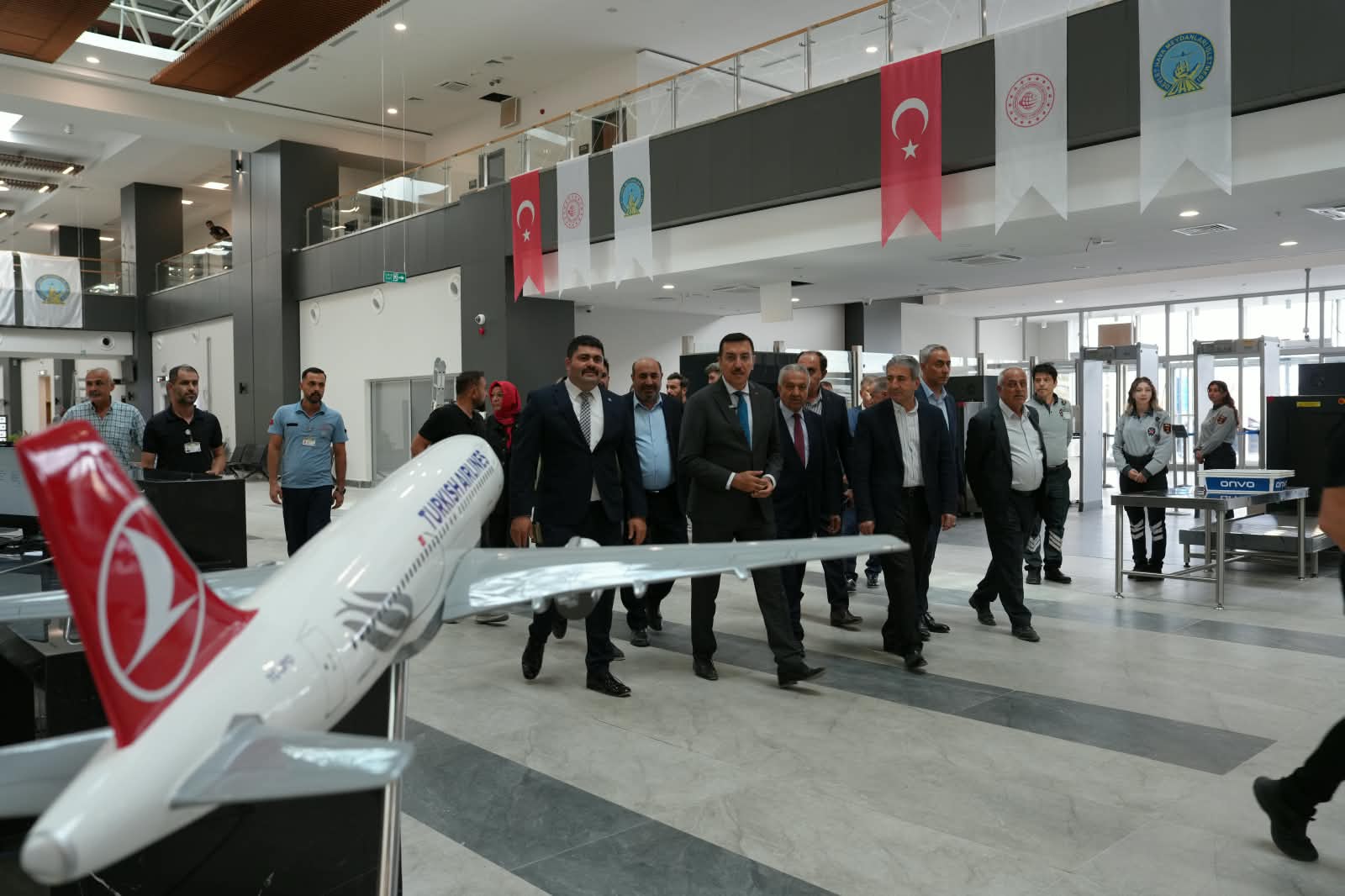 Milletvekili Tüfenkçi Yeni Malatya Havalimanında İncelemerde Bulundu